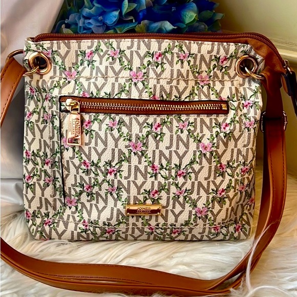 Jones New York Handbags - Jones New York crossbody bag